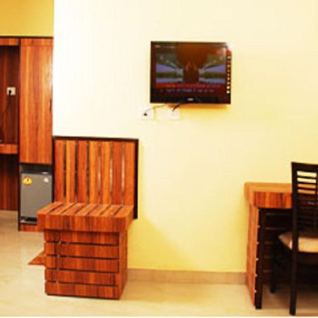 Didi Hotel Lucknow Bagian luar foto