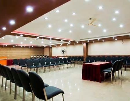 Didi Hotel Lucknow Bagian luar foto
