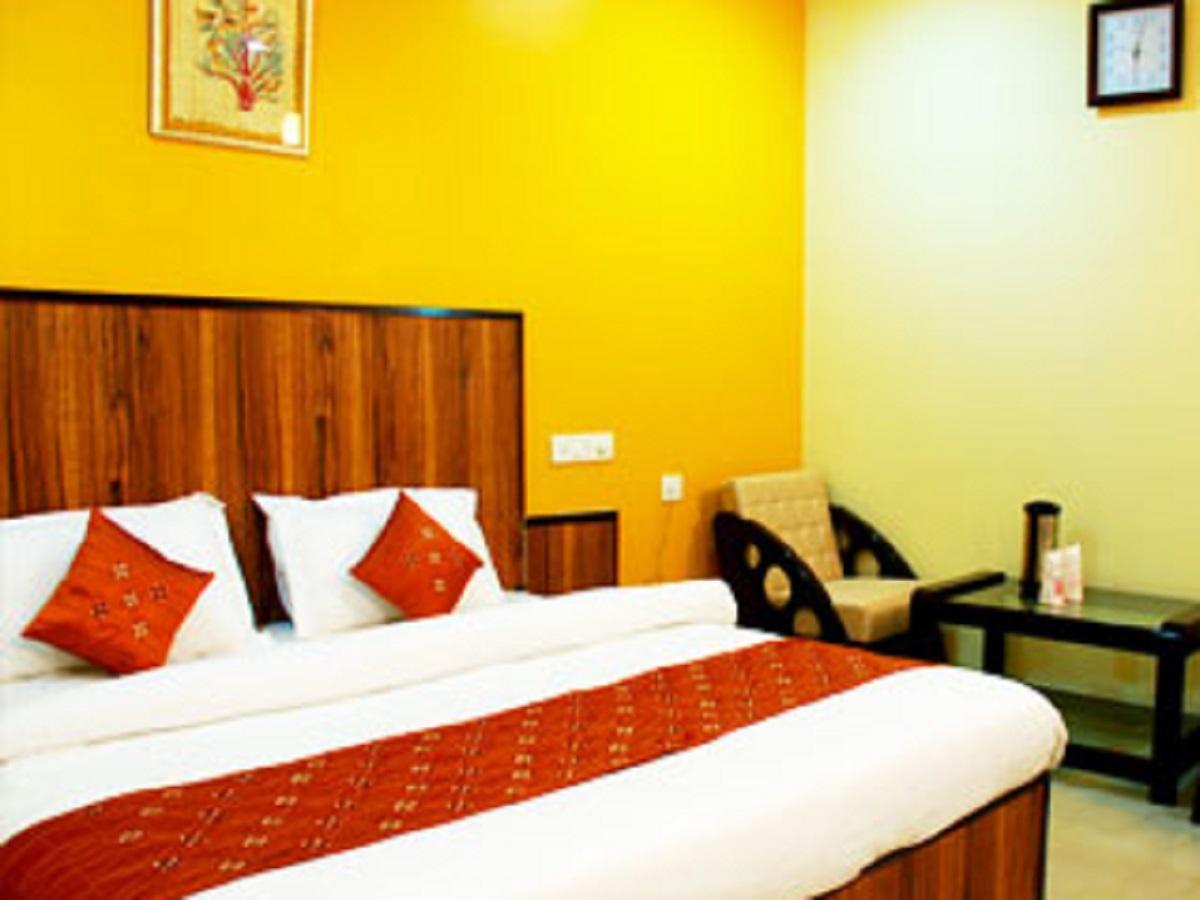 Didi Hotel Lucknow Bagian luar foto