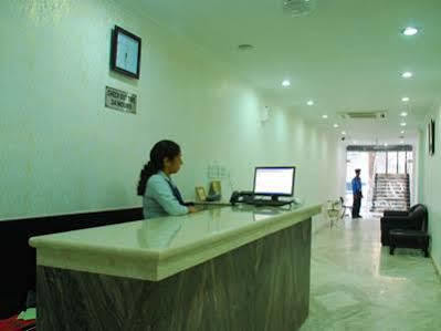 Didi Hotel Lucknow Bagian luar foto